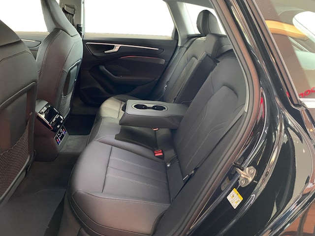 Audi A6 Avant Quattro S-Tronic