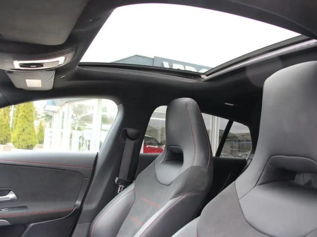 Mercedes-Benz CLA 200 AMG Line