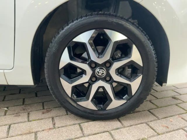 Toyota Aygo 1.0 VVT-i Hatchback X-sky