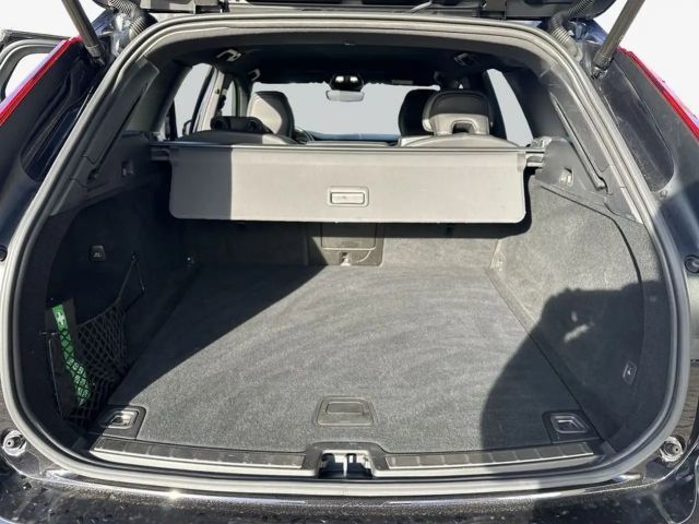 Volvo XC60 Dark Plus