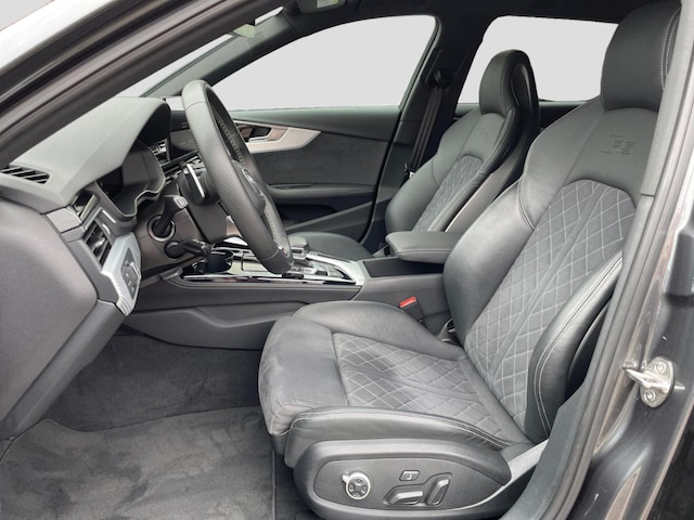 Audi RS4 Avant Quattro