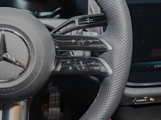 Mercedes-Benz E 200 Sedan