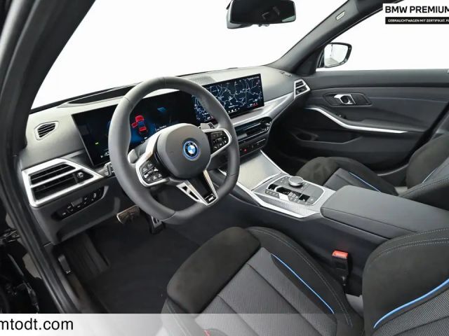 BMW 330 330e xDrive