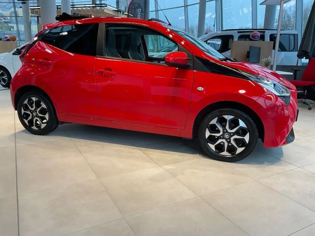 Toyota Aygo 1.0 VVT-i X-sky