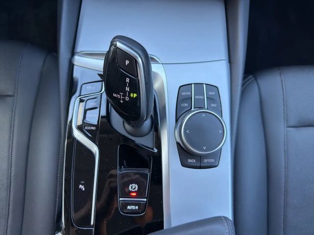 BMW 520 *** ALLRAD *** STANDHEIZUNG *** NP 74.500 *** -49%