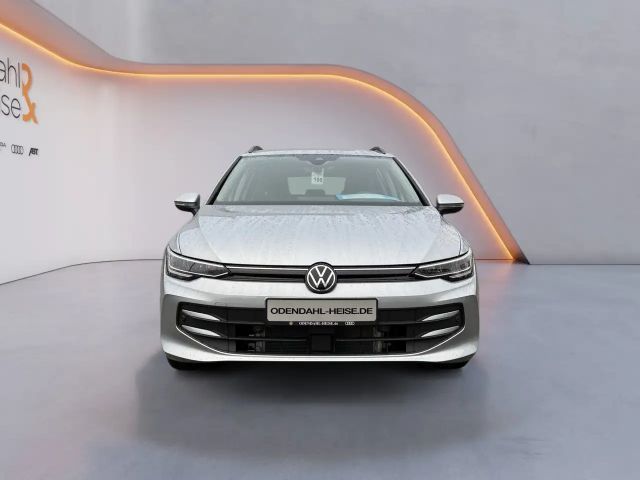 Volkswagen Golf 1.5 eTSI DSG Life Variant