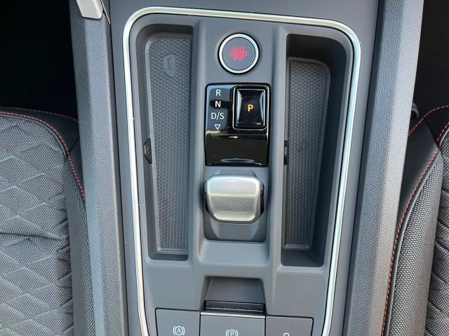 Seat Leon 1.5 eTSI DSG FR-lijn Sportstourer