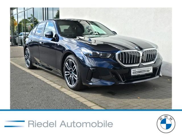 BMW 520 520i M-Sport Sedan