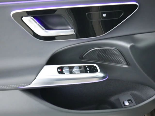 Mercedes-Benz E 220 AMG Line E 220 d Sedan