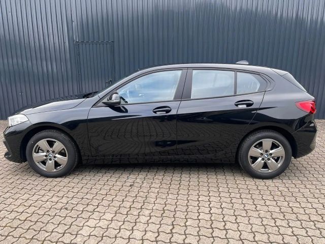 BMW 118 118i 5-deurs Sedan