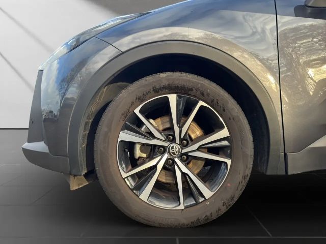 Toyota C-HR Plug-in Team D