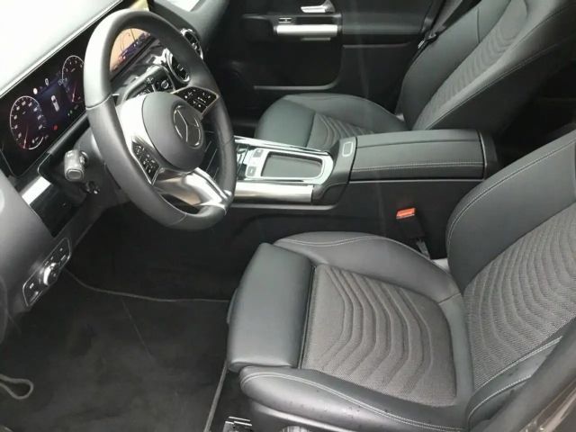 Mercedes-Benz B 180 SpurW W-Paket PDC SHZ SpurH LED el.Heck