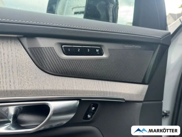 Volvo XC90 AWD Dark Plus T8