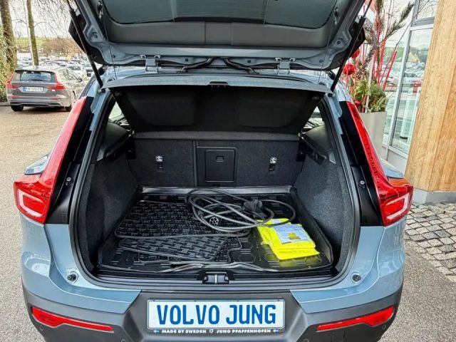Volvo XC40 Core Recharge