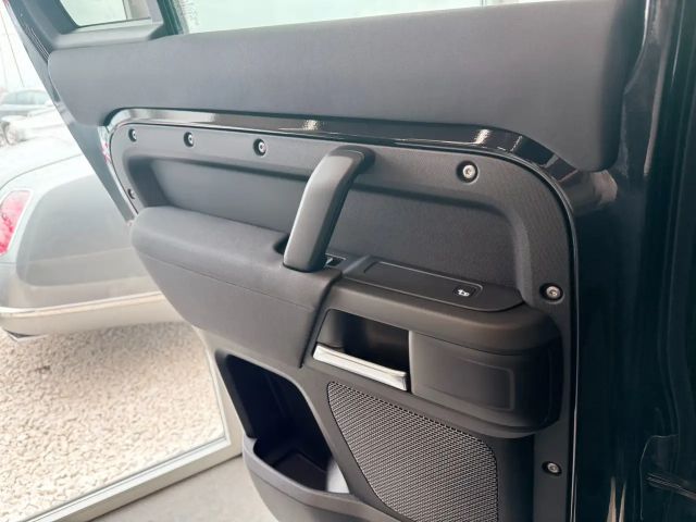 Land Rover Defender 110 AWD D200