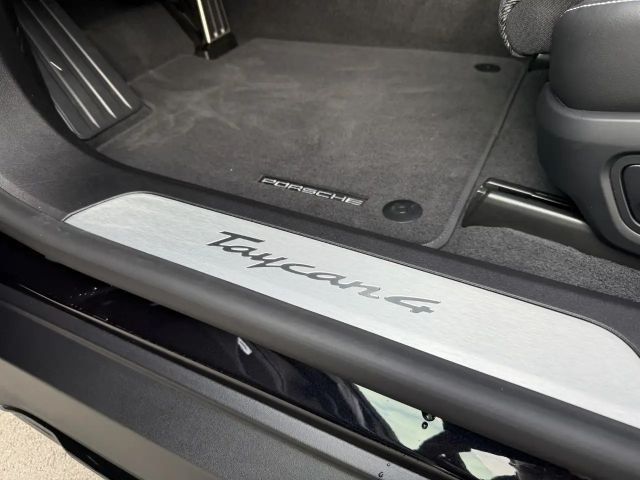 Porsche Taycan 4 Cross Turismo