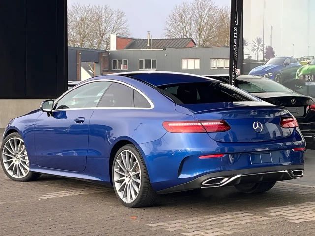 Mercedes-Benz E 220 AMG Line Coupé E 220 d
