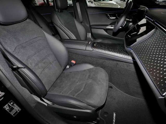 Mercedes-Benz E 220 AMG Line E 220 d Sedan