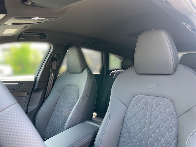 Audi A6 Avant Quattro S-Tronic