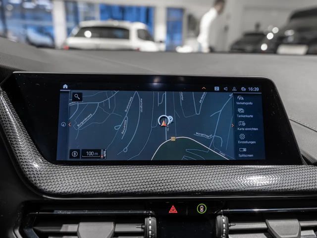 BMW 118 118i Sedan Sport Line