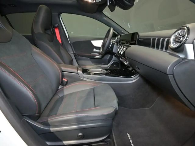 Mercedes-Benz A 35 AMG 4MATIC AMG Line
