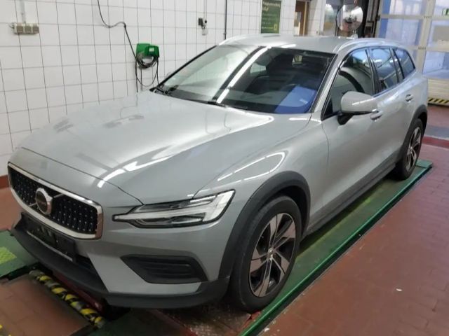 Volvo V60 Cross Country AWD Plus