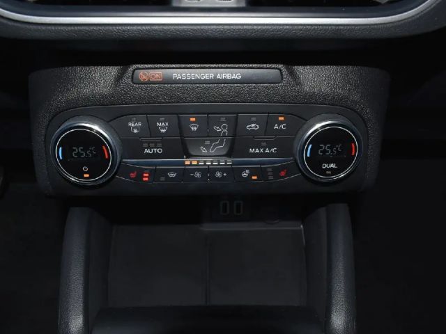 Ford Focus Cool & Connect