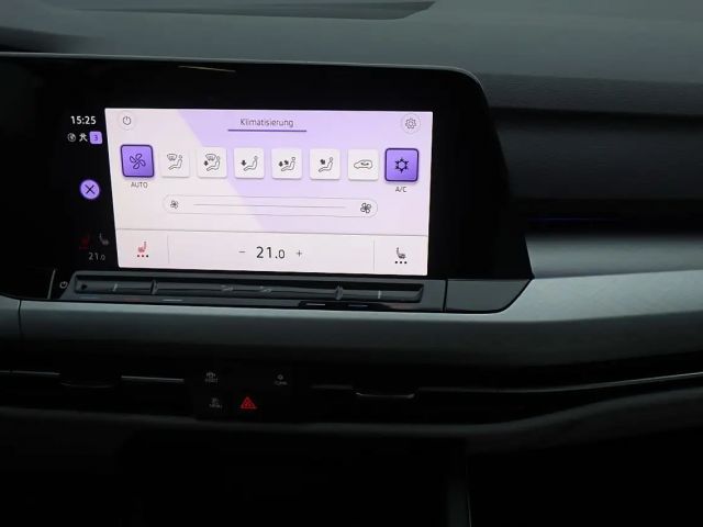 Volkswagen Golf Life Variant