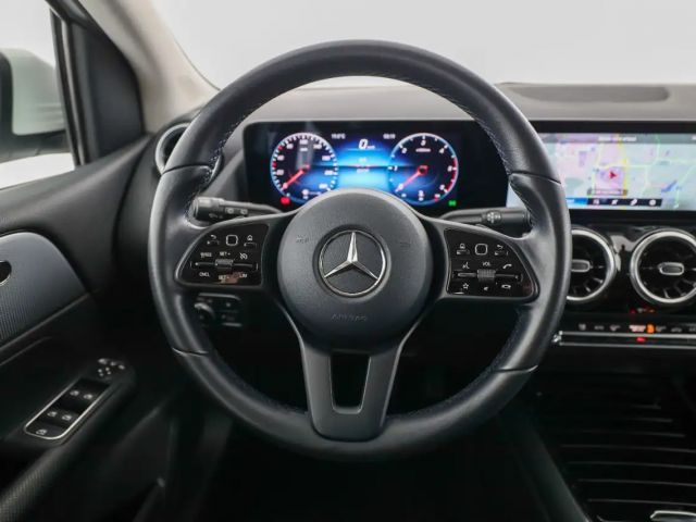 Mercedes-Benz B 180 B 180 d Sedan