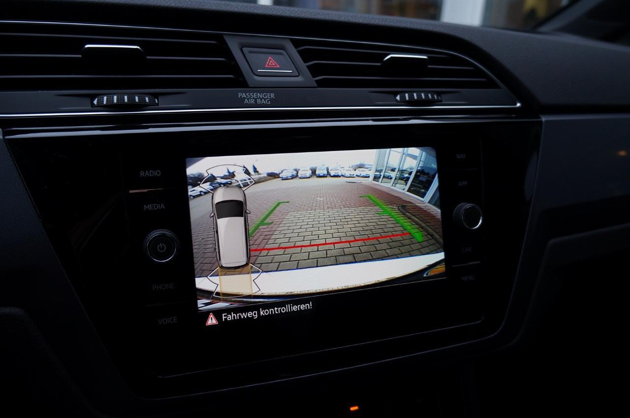 Volkswagen Touran 1.5 TSI DSG R-Line