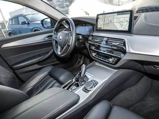 BMW 530 530d Luxury Line Sedan xDrive