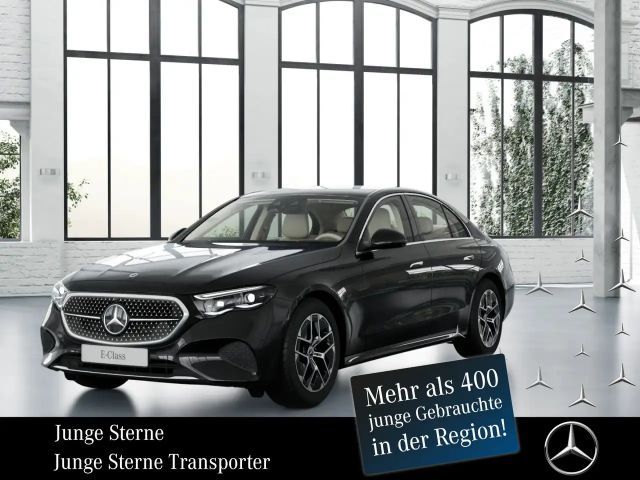 Mercedes-Benz E 200 Sedan