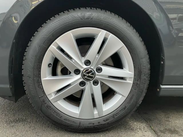 Volkswagen Golf 1.5 TSI Life Variant