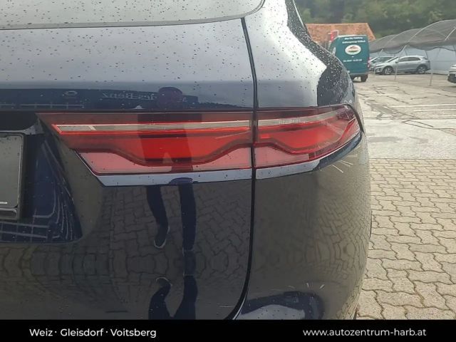 Jaguar F-Pace D200 R-Dynamic