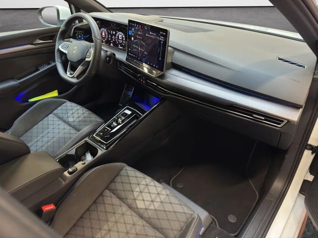 Volkswagen Golf 1.5 eTSI DSG R-Line