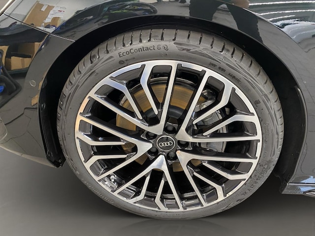 Audi A6 Avant Quattro S-Tronic