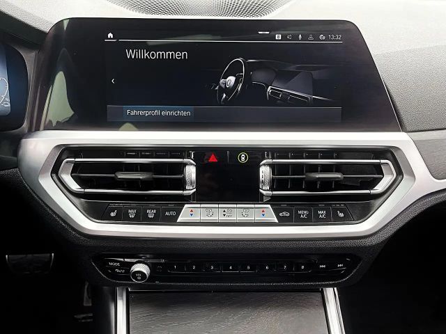 BMW 330 330e M-Sport Touring xDrive