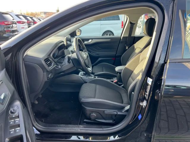 Ford Focus Cool & Connect EcoBoost Wagon