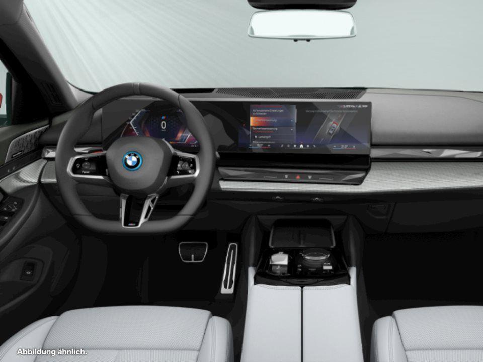 BMW i5 eDrive40