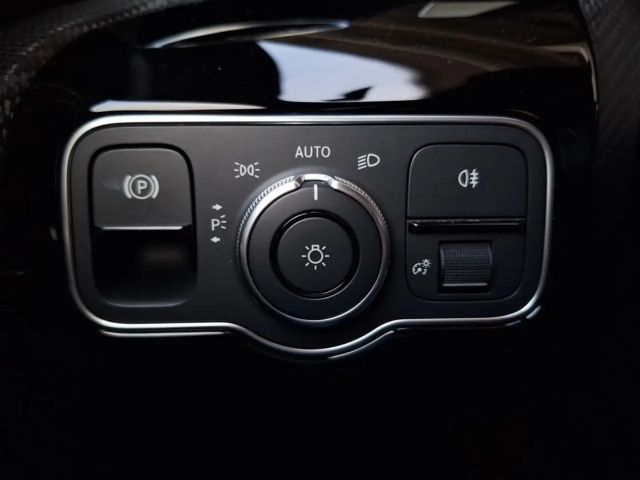 Mercedes-Benz A 200 Aut./LED/Panorama/AHK/Navi/Kamera/SHZ/1.Besitz