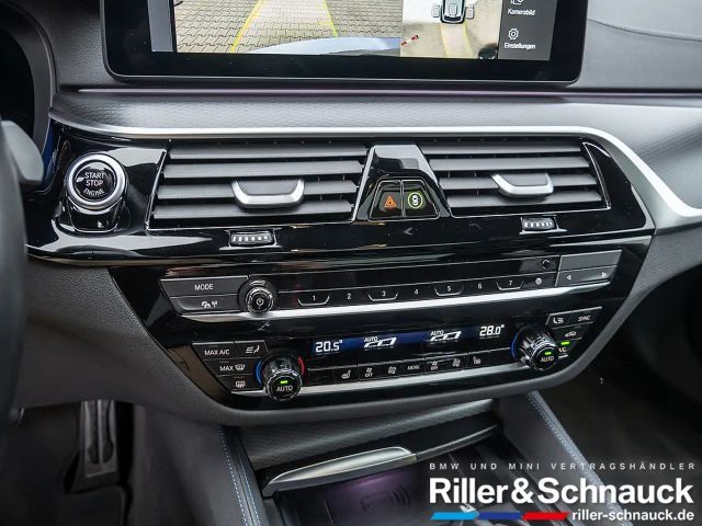 BMW 530 530d M-Sport Touring xDrive