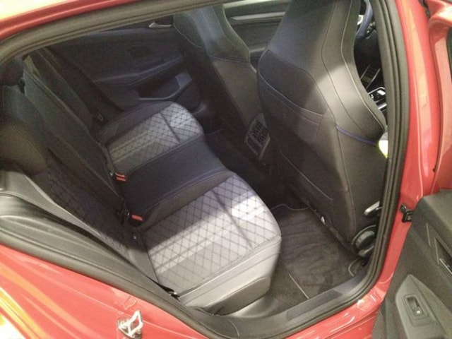 Volkswagen Golf 1.5 eTSI DSG R-Line