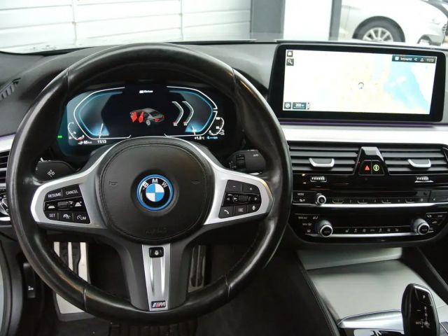 BMW 530 530e M-Sport Sedan xDrive