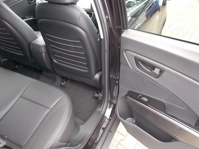 SsangYong Tivoli Grand Blackline 1.5T Navi LED Alu18" Sitzh. Kamera