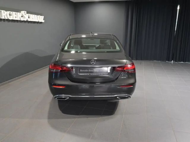 Mercedes-Benz E 220 AVANTGARDE E 220 d Sedan