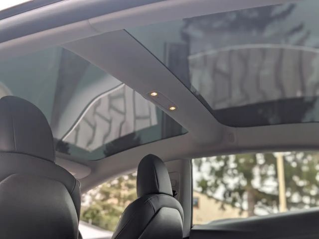 Tesla Model 3 Long Range