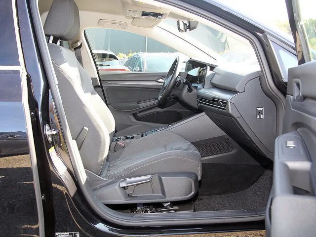 Volkswagen Golf 1.5 eTSI DSG Golf VIII Style