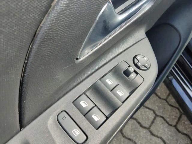 Opel Corsa Automatik,Tech-Paket Komfort-Paket Allwetter DAB T