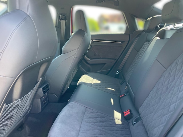 Audi RS3 Quattro S-Tronic Sedan