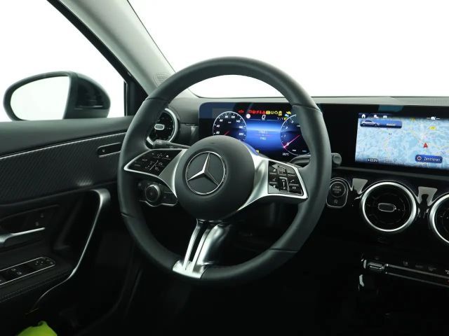 Mercedes-Benz A 200 Progressive